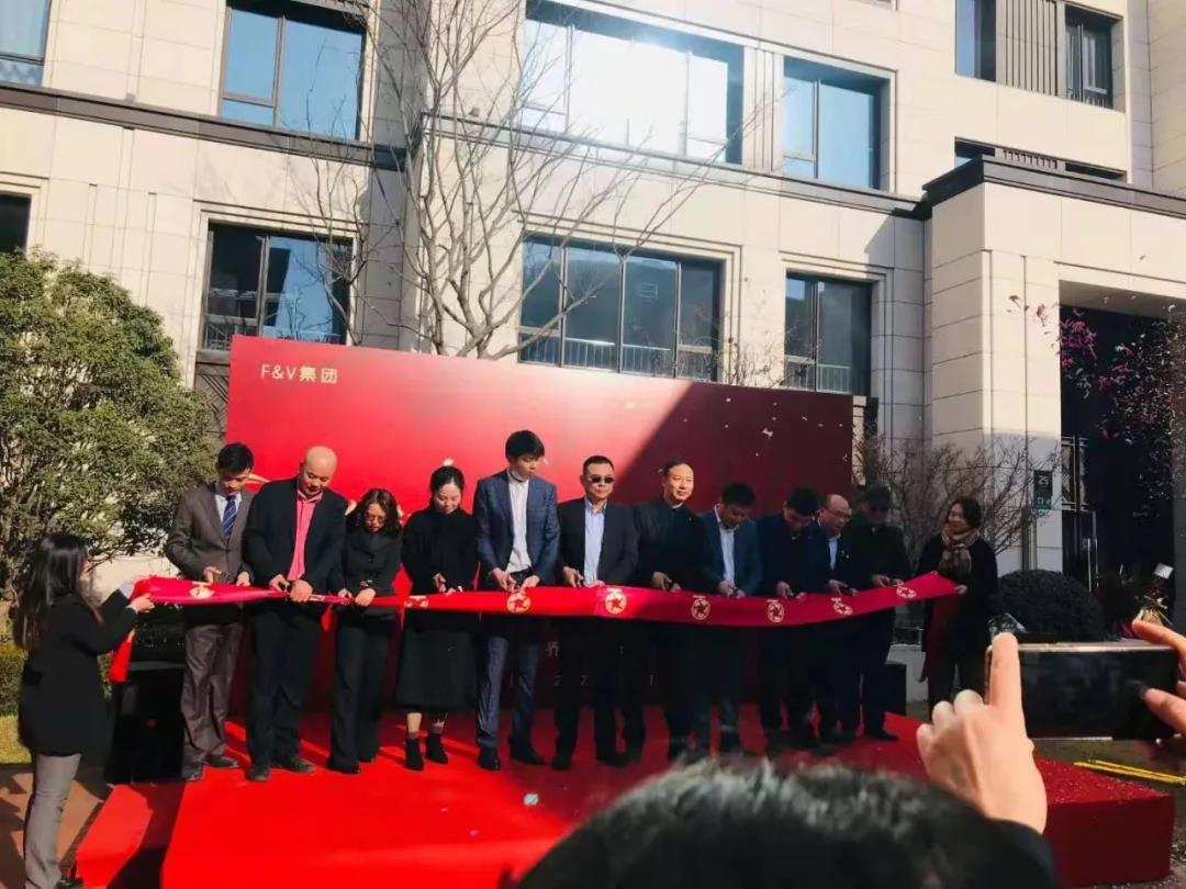 蜜桃国精产品二三三区视频