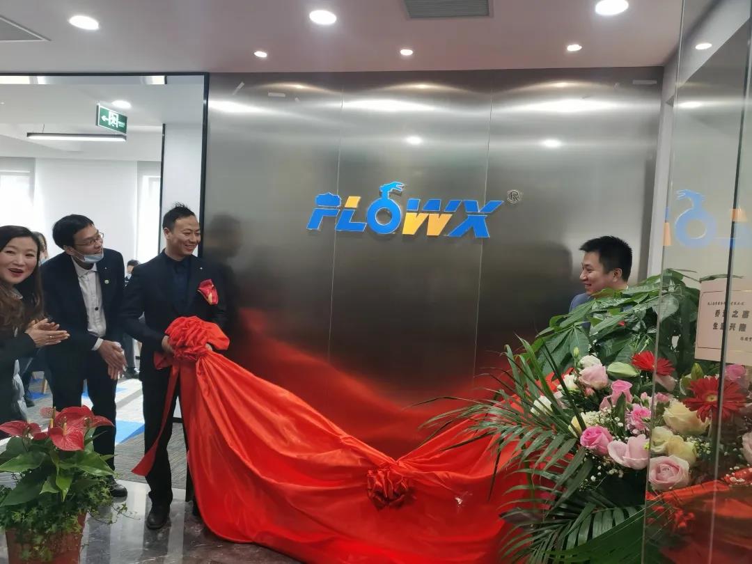 蜜桃国精产品二三三区视频