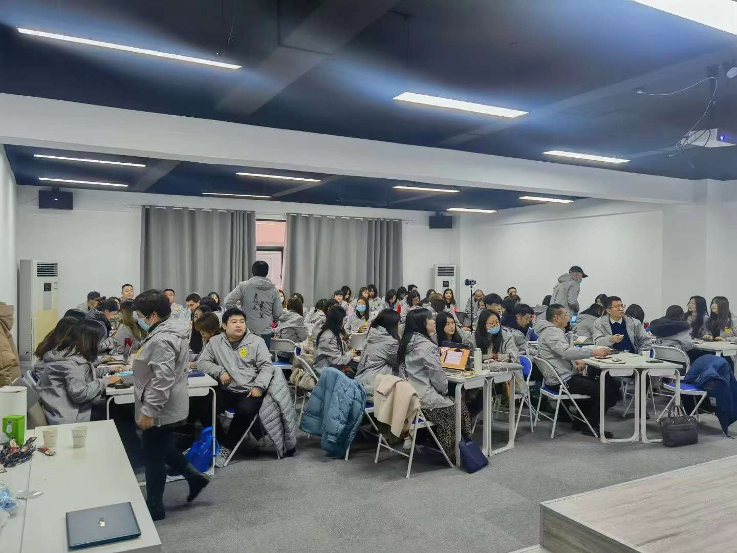 蜜桃国精产品二三三区视频