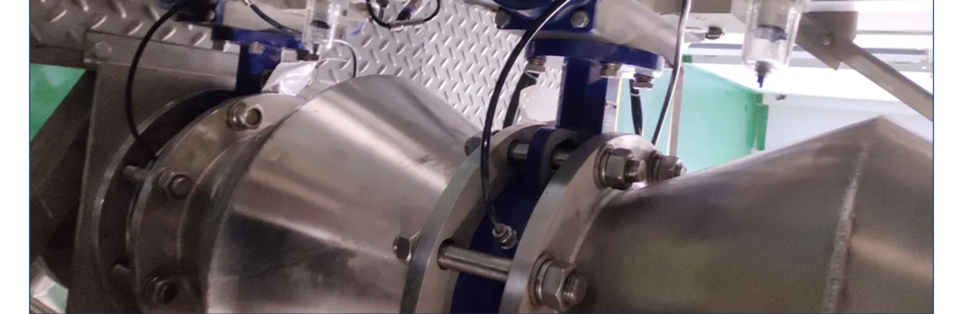 蜜桃国精产品二三三区视频